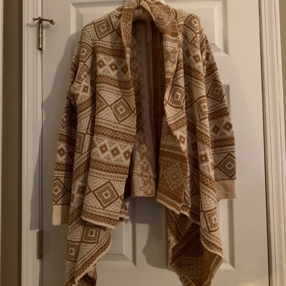 Super comfy sweater with shawl collar.